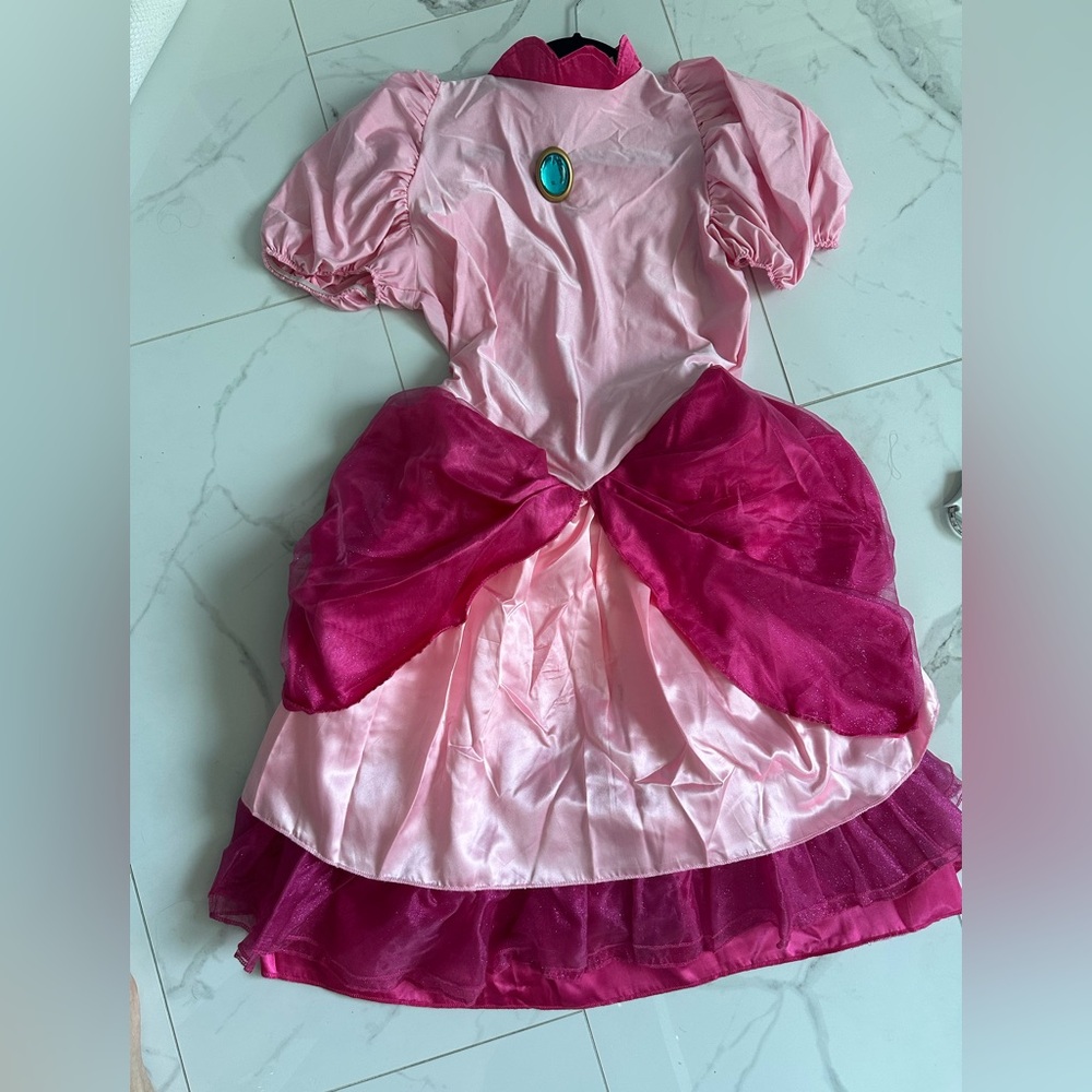 Princess Peach women’s costume